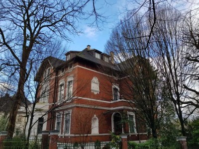 Ansprechende WG Wohnung in Jugenstilvilla