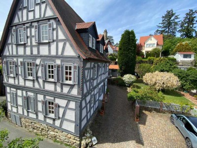 Luxuriöse Wohnkultur im Herzen von Kronberg trifft historischen Charme
