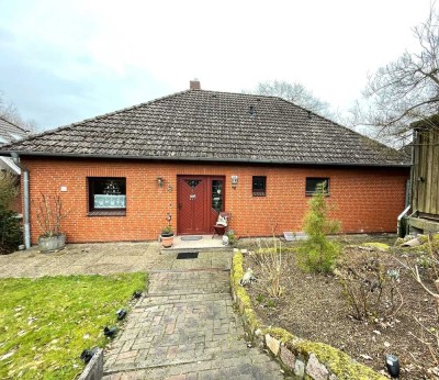 Solider Winkelbungalow 6 Zi.- im Grünen