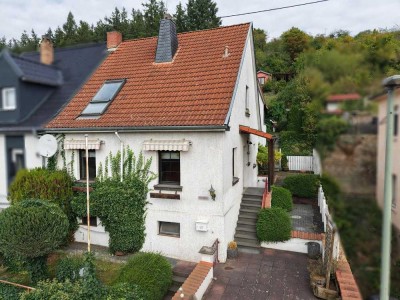Gemütliches Eigenheim mit Garage, Garten und viel Potenzial für Ihre Gestaltungsideen!