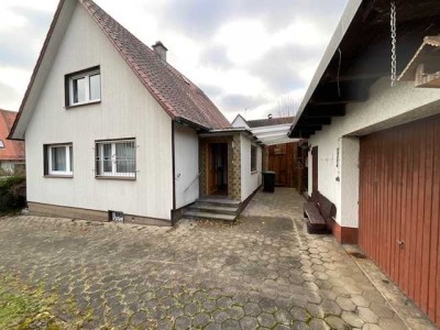 -=== Idyllisches älteres Einfamilienhaus in begehrter Lage===-