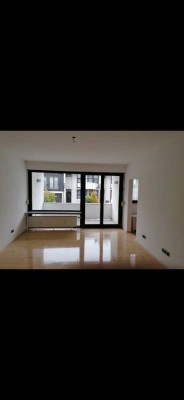 Stilvolle, gepflegte 1,5-Zimmer-Terrassenwohnung mit Einbauküche in München Untergiesing