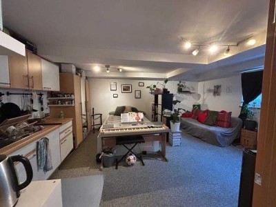 1-Zimmer Apartment, ab 01.11.2025 (ggf. früher möglich), frisch renoviert,
