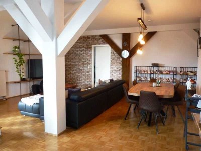Komplett sanierter Altbau Denkmalgeschützt