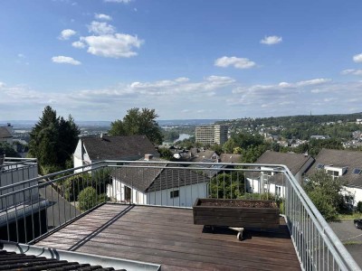 Traumhafter Rheinblick - renovierte 3-Zimmer Maisonette WHG