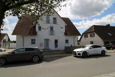 Lichtdurchflutete 5-Zimmer-Maisonette in Hagenbüchach