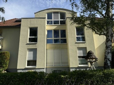 Geschmackvolle, gepflegte 2-Zimmer-Erdgeschosswohnung mit Balkon und EBK