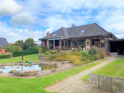 Provisionsfrei! Wunderschönes Einfamilienhaus mit Wintergarten und Garage auf großem Grundstück i...