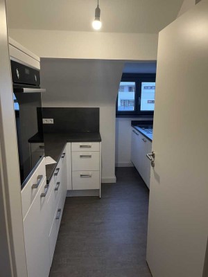 2,5-Zimmer Dachgeschosswohnung in bester City-Lage