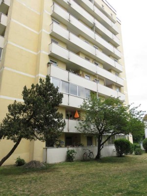 ruhige, gepf. 2 Zimmer möbliert, BLK S/W, Bergblick, 6. OG,  01.07.