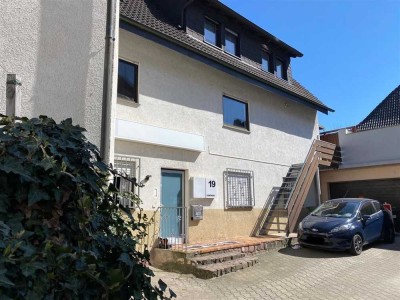NEU* Kostengünstige 3 ZKB-Wohnung / Büro (EG) mit Stellplatz in zentraler Lage von Malsch!