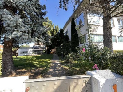 Gewerbegrundstück bebaut mit EFH, ELW und Betriebsgebäude mit Halle und Wohnung in 74211 Leingarten