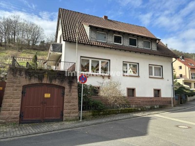 Vermietet, gepflegt, naturnah! Harmonisches Zweifamilienhaus in bester Lage.