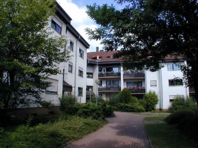 2 ZKB-Wohnung mit Loggia und Einbauküche in LD-Südwest