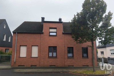 Attraktive Kapitalanlage - Dreifamilienhaus mit freier Einheit