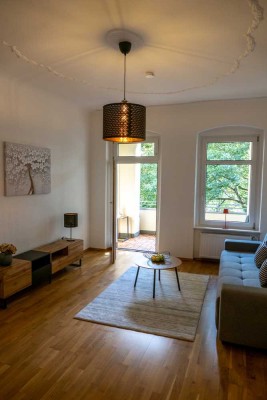 Bezugsfreie 2-Zimmer-Altbauwohnung mit Loggia – provisionsfrei in Berlin-Waidmannslust