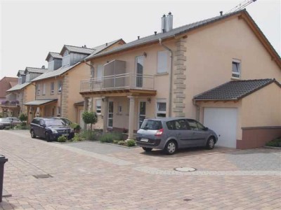Geschmackvolle 5-Zimmer-Doppelhaushälfte mit gehobener Innenausstattung in Steinfeld
