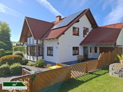 Top-Architektenhaus incl. Garage plus separates Doppel-Garagenhaus