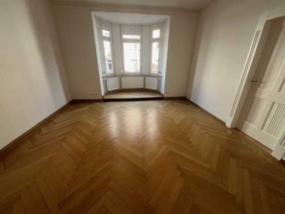 Stuttgart-West: Renovierte 4-Zimmer Wohnung mit Balkon