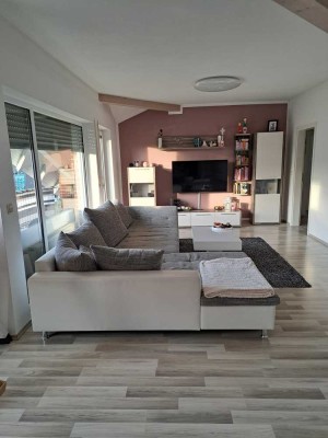 Großzügige 3-Zimmer Dachgeschosswohnung in Scheuerfeld mit Balkon