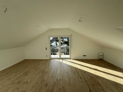 NEUBAU: Moderne 3-Zimmer Dachgeschosswohnung in Overath