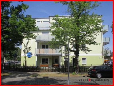 In Bahnhofsnähe und bestens ausgestattet: Helle 3 Zimmer, großer Balkon, Lift, Stellplatz