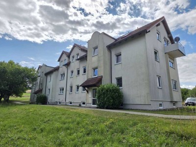 Bezugsfreie Hochparterre-Wohnung mit Terrasse!