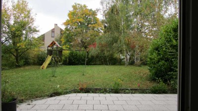 Große helle Wohnung , in bevorzugter Wohnlage mit großem Garten