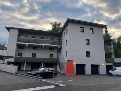 Gut vermietete Erstbezugs-Maisonettewohnung mit überdachter Terrasse und Garage
