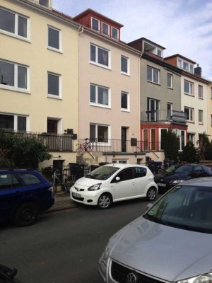 Exklusive, sanierte 2-Zimmer-Wohnung mit Balkon und EBK in Bremen-Flüsseviertel