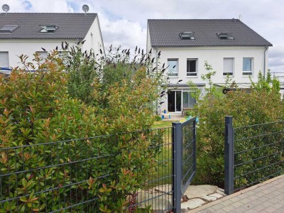 Große und neuwertige Doppelhaushäfte in Niddatal Assenheim