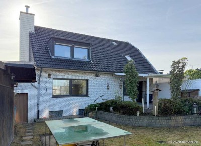 Einfamilienhaus mit zusätzlichem kleinen Vorderhaus