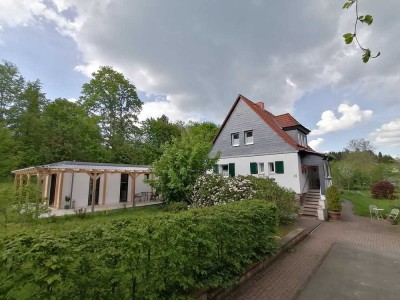 Provisionsfrei:  Anwesen mit zwei Häusern - Ihr neues Zuhause im Grünen