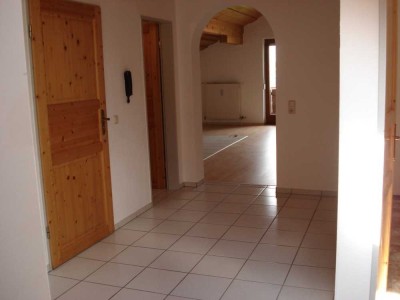 Schöne, sehr helle 2,5-Zimmer Dachgeschoss-Whg