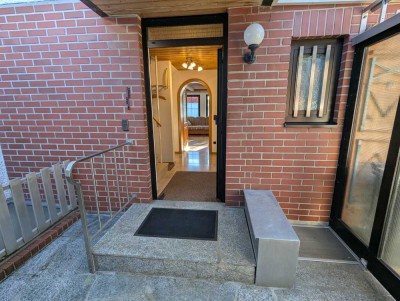 Helle teilmöblierte 2,5-Zimmer Wohnung mit Balkon und Terrasse in Eggenfelden