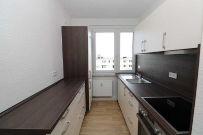 *Abwasch Adé* 3-RW mit Einbauküche, Wanne & Balkon!!!