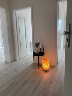 ***ERSTBEZUG NACH RENOVIERUNG - 3 ZIMMER WOHNUNG MIT BALKON  IN KREFELD-HÜLS***