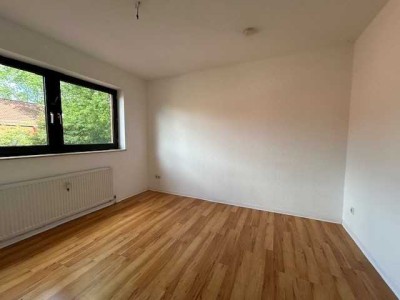 2-Zimmer-Wohnung im 1. OG
