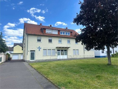 Großzügige 5-Zimmer-Wohnung mit zwei Bädern und Garage