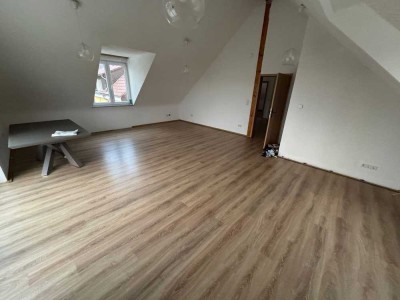 Vollständig renovierte 4-Raum-Wohnung mit Balkon in Ladenburg
