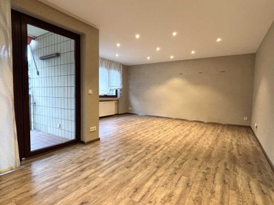 ***Großzügiges Ambiente mit Einbauküche & Garage am Waldrand***