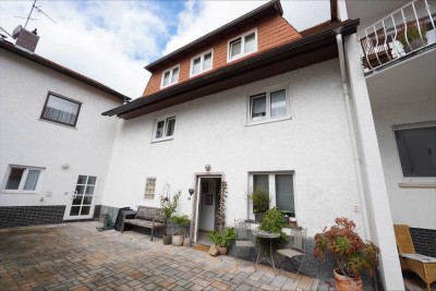 Ober-Mörlen: Handwerker aufgepasst - renovierungsbedürftiges Wohnhaus mit viel Potenzial