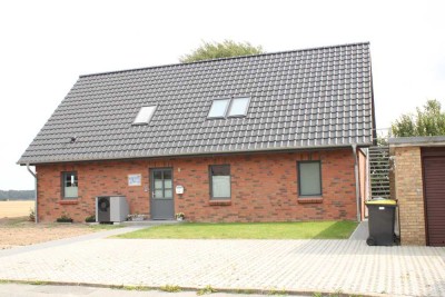 Freundliche und neuwertige 3-Raum-DG-Wohnung mit gehobener Innenausstattung in Langballig