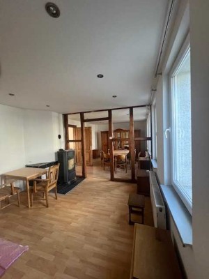 Großzügige 9-Zimmer Wohnung mit Garage in Gummersbach