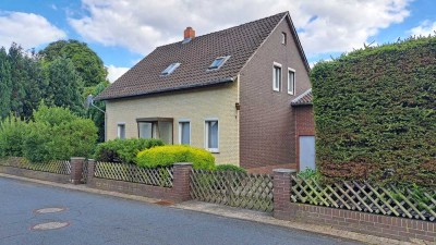 Wohnhaus mit 2 Garagen in Ilsede/Ölsburg