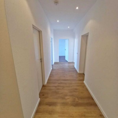 *** Geräumige 3-Raum-Wohnung im Chemnitz-Lutherviertel mit optionaler EBK ***