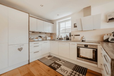 Hochwertige und großzügige 2-Zimmer Wohnung mit Terrassenflächen
