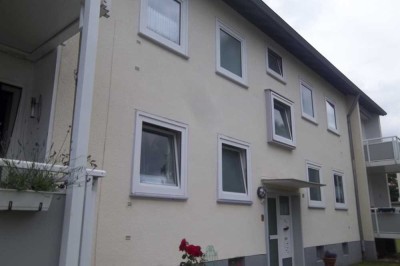 Vermietete, moderne Parterre-Wohnung mit gr. Balkon und Küche in ruh. Seitenstr. von Do-Sölde