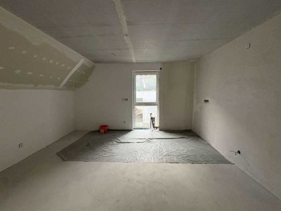 Attraktives Sanierungsprojekt für Handwerker: Etagenwohnung mit Restarbeiten zu verkaufen!
