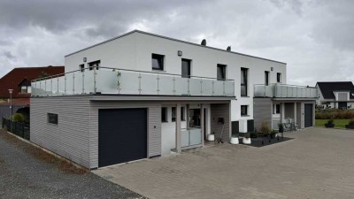 DHH im Bauhaus-Stil mit sechs Zimmern in Freystadt/Mörsdorf